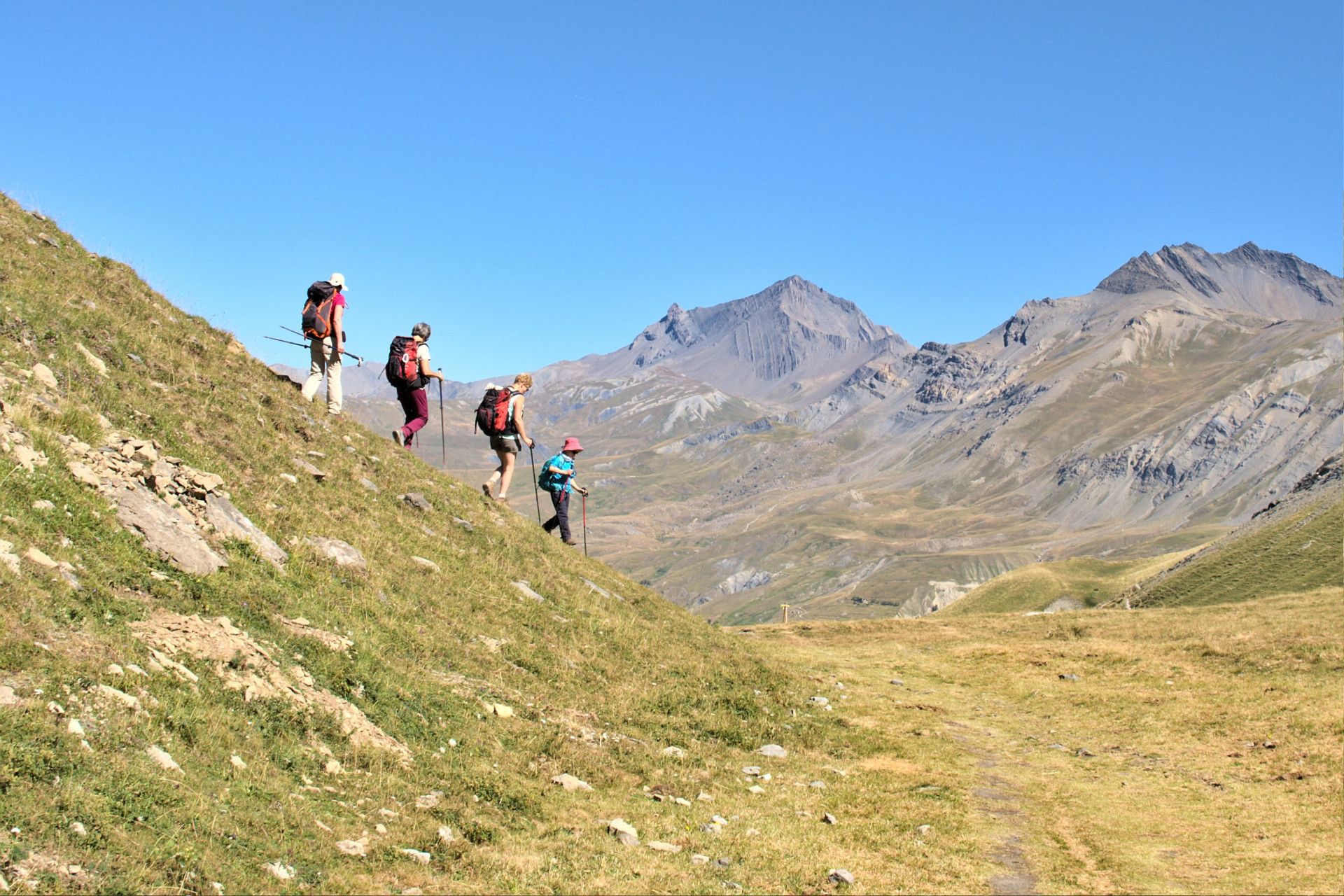 Randonnée vers un refuge Hautes Alpes
