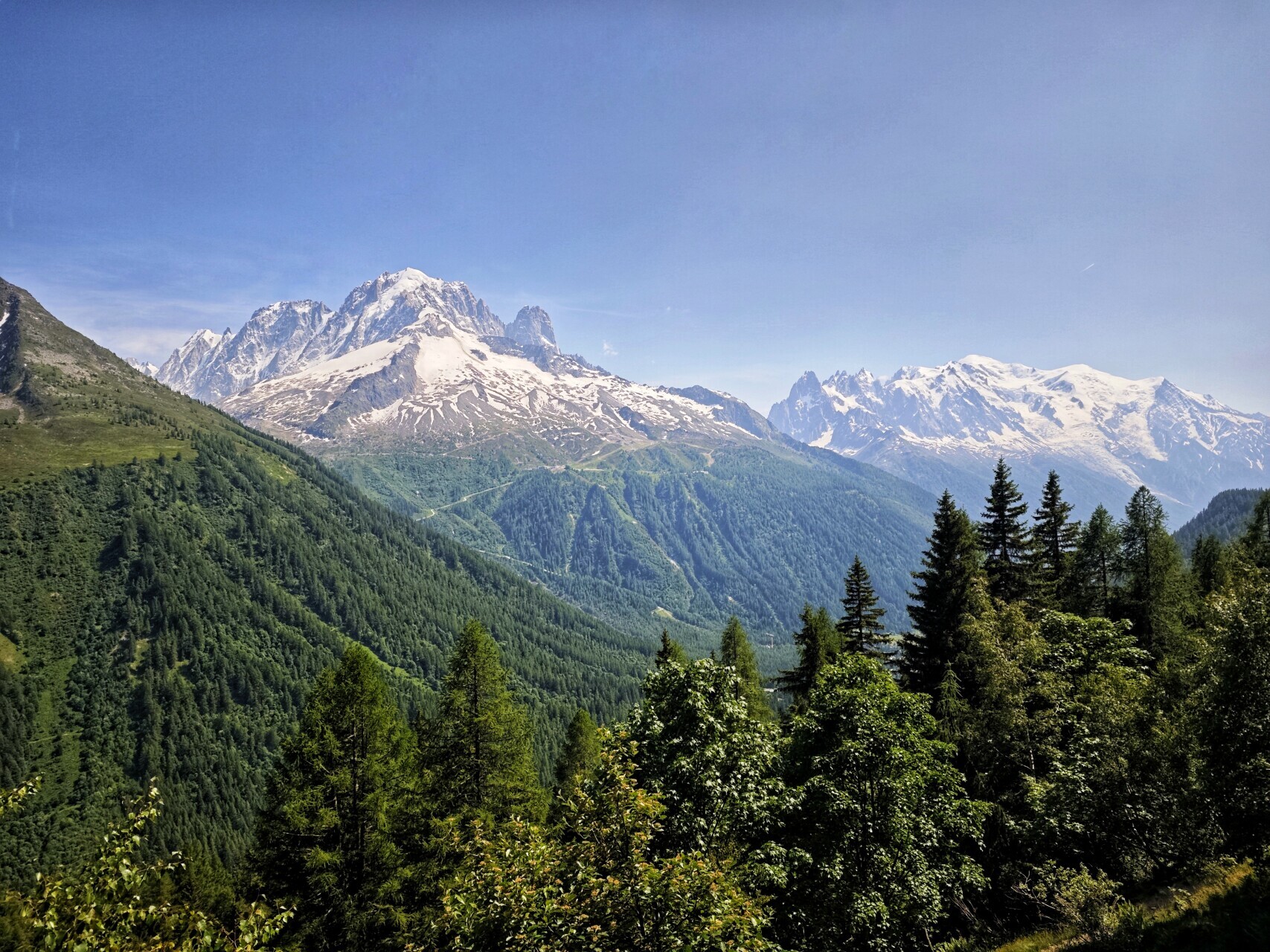 Grand Balcon Sud : l'étape 10 du TMB, 7 km face aux Drus et au Mont-Blanc