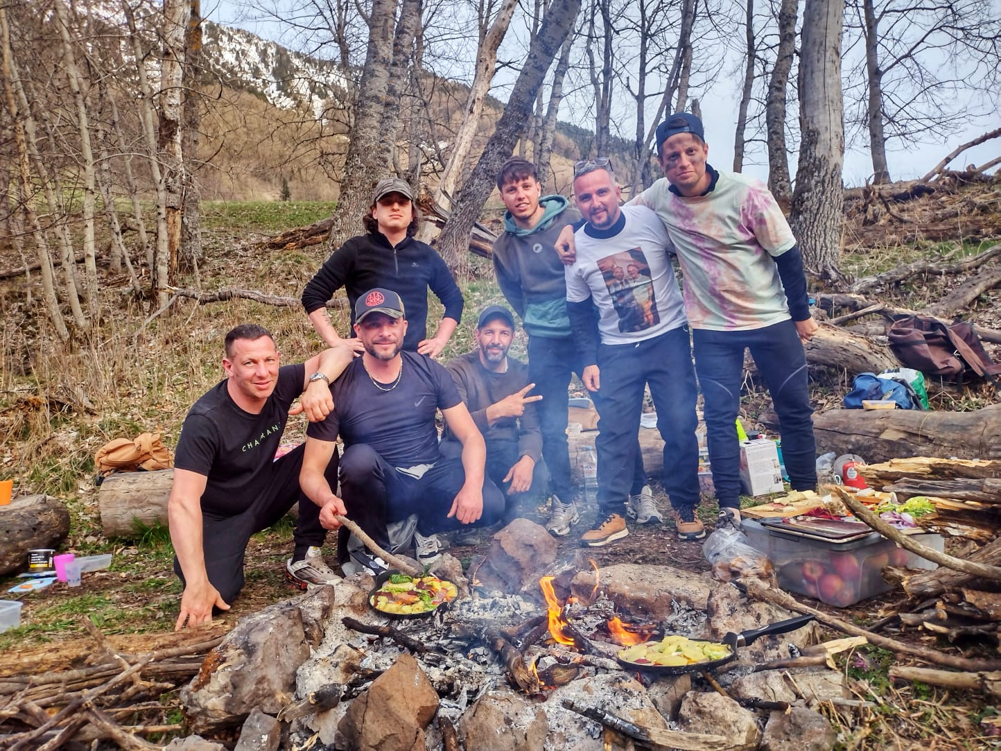 anniversaire montagne avec bivouac et groupe de copain