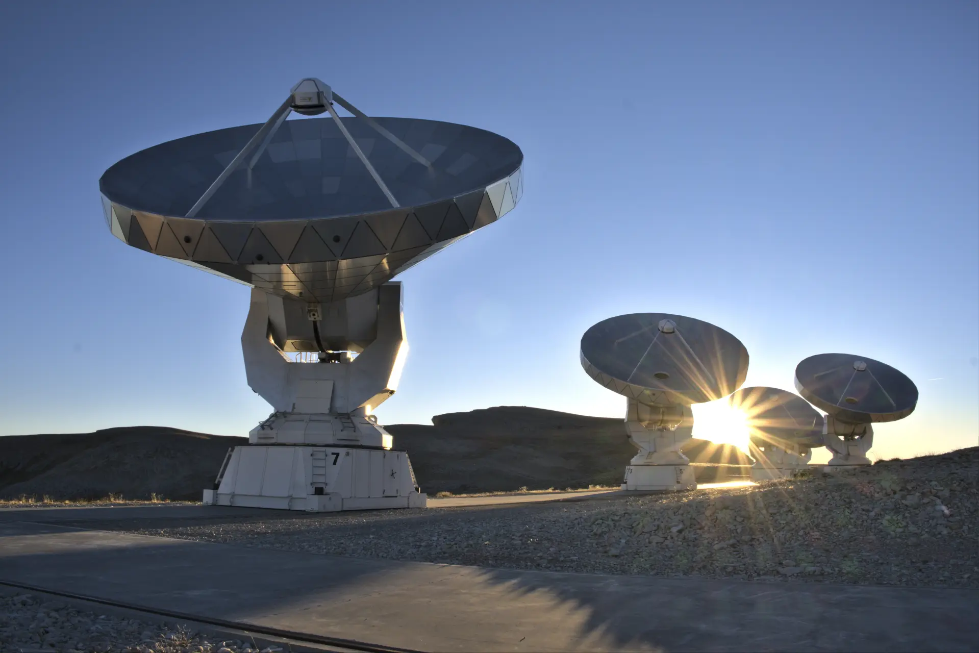 antenne iram plateau bure coucher de soleil