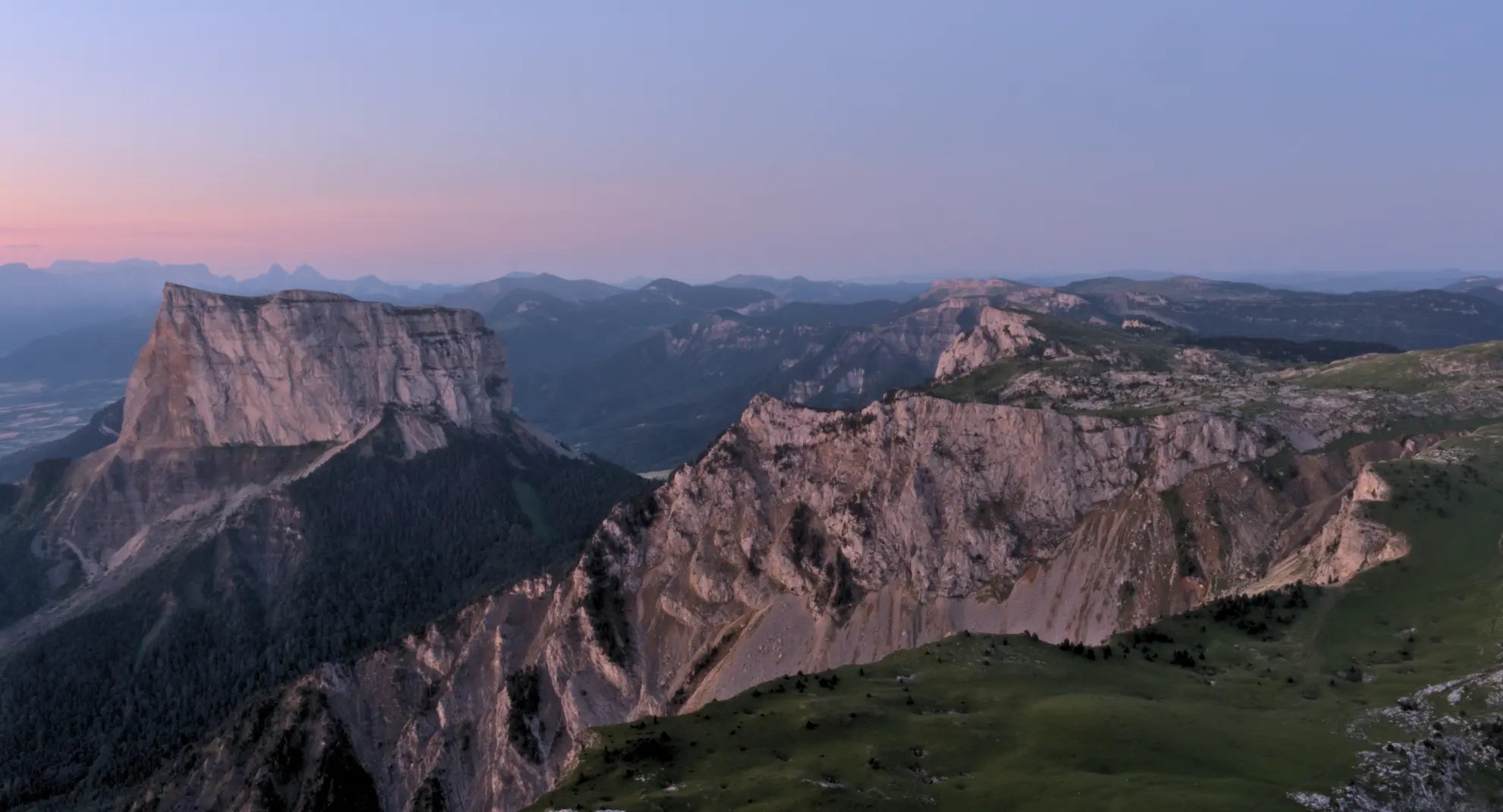 Coucher de soleil sur le Mont-Aiguille