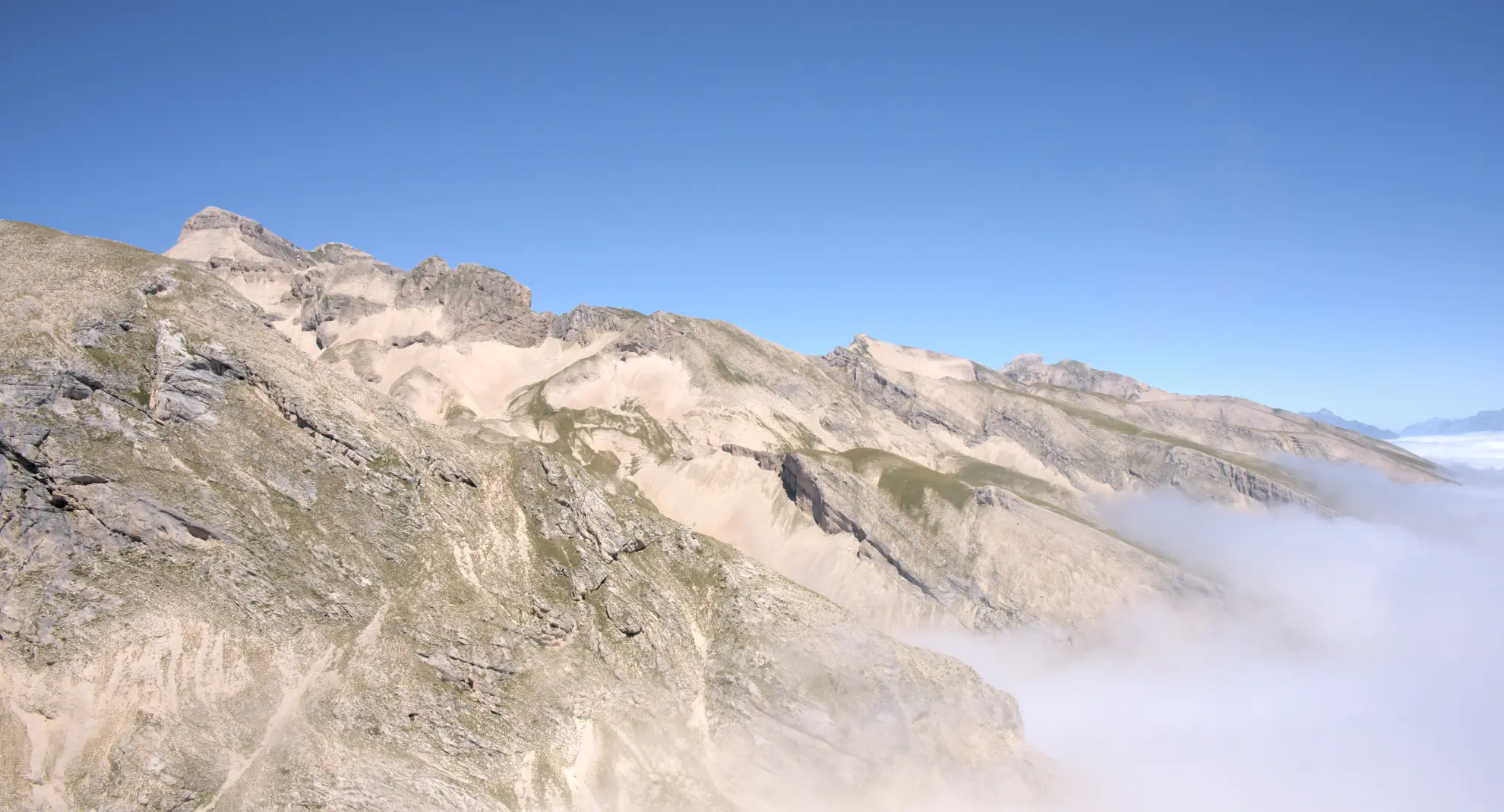 Grand Ferrand mer de nuage