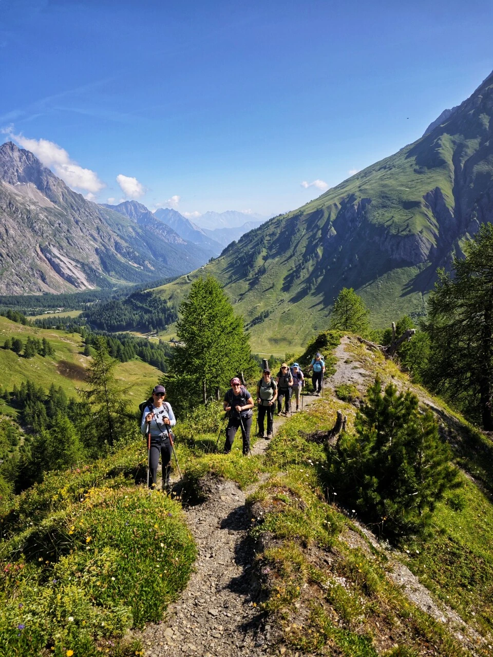 Sentier balcon dans le Val Ferret suisse