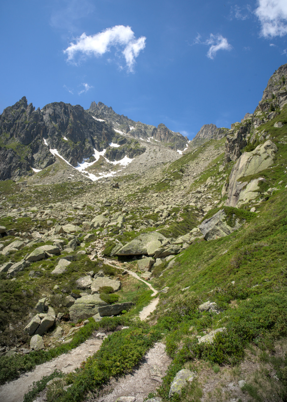 La fenêtre d'Arpette depuis le fond de valle - Relais d'Arpette - TMB