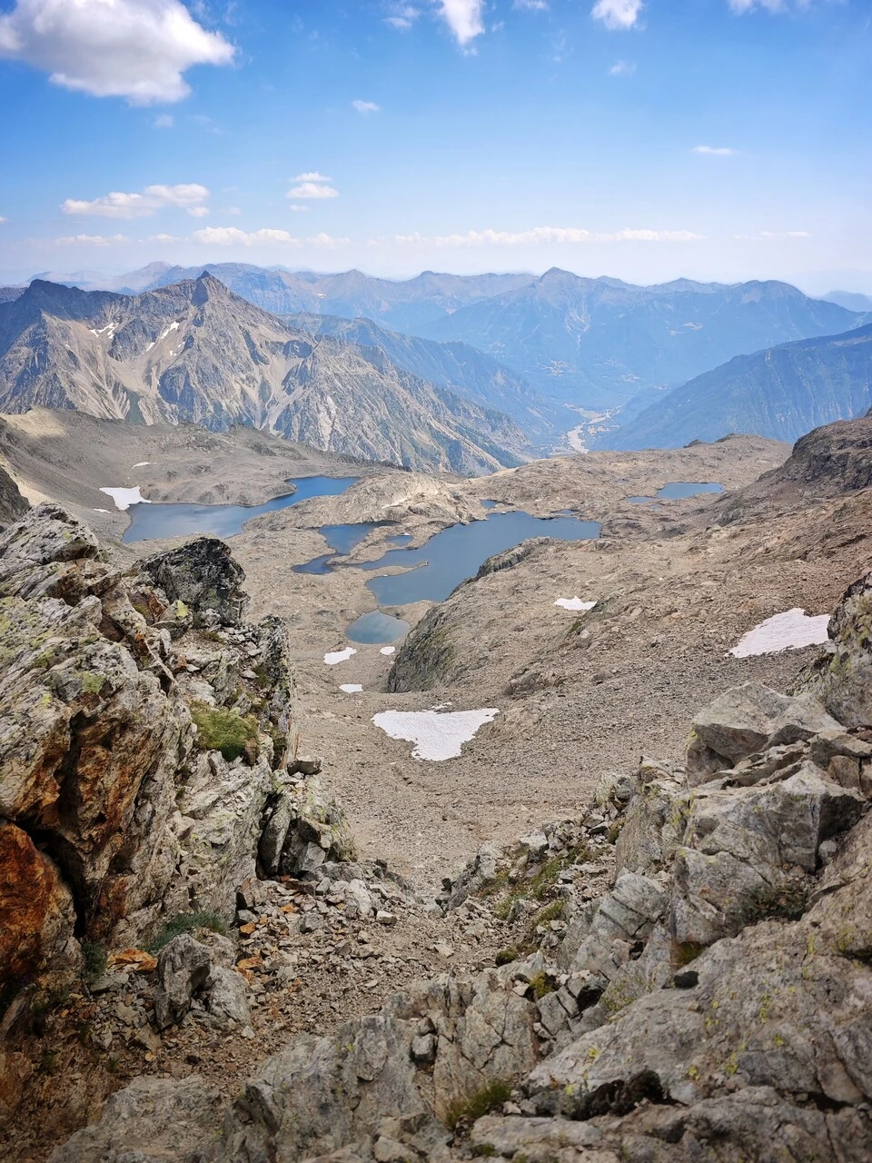 Les lacs de Crupillouse et la vallée de Champoléon vus du col de Parières