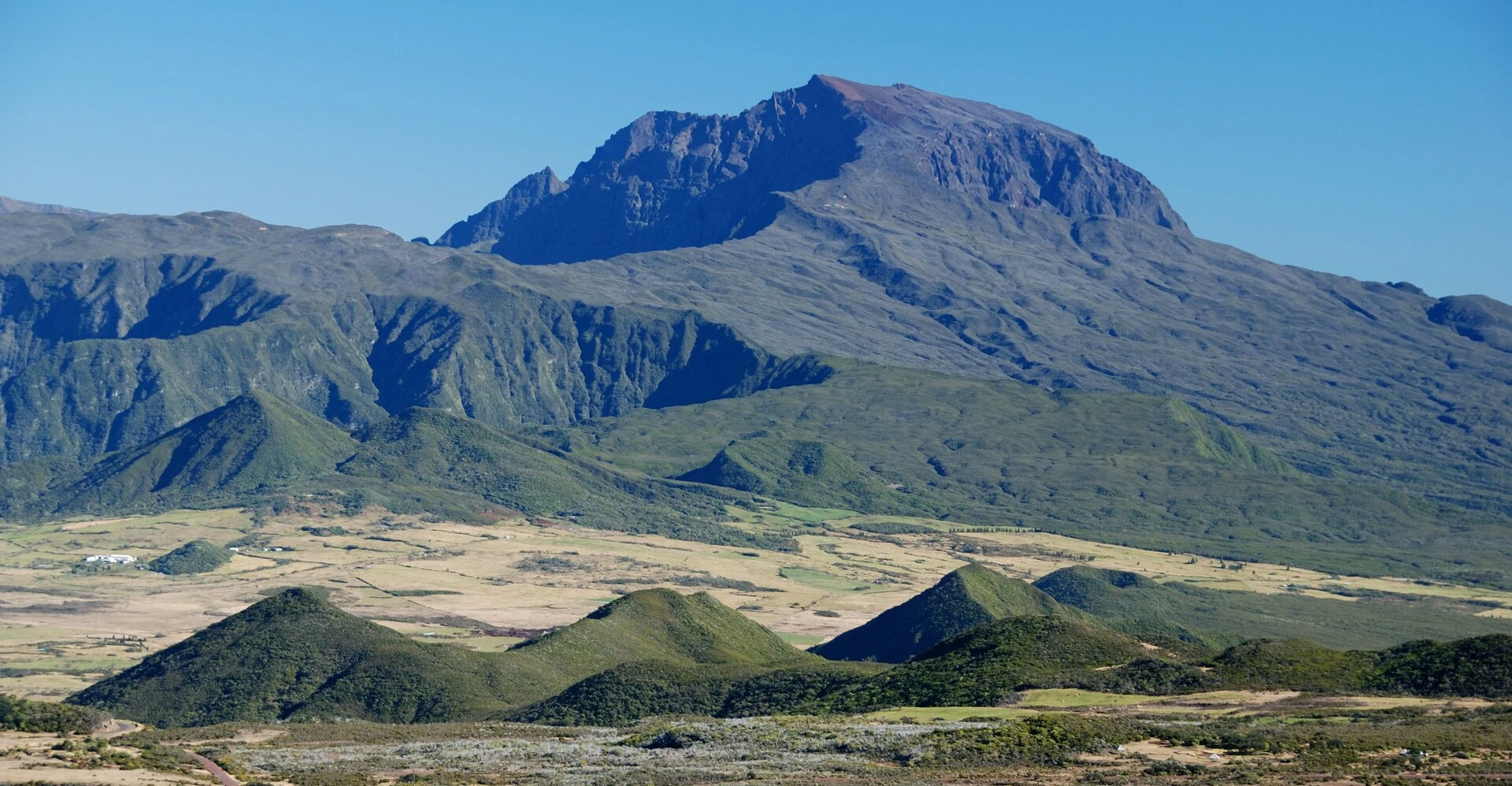 Le Piton des Neiges, point culminant de l'océan Indien