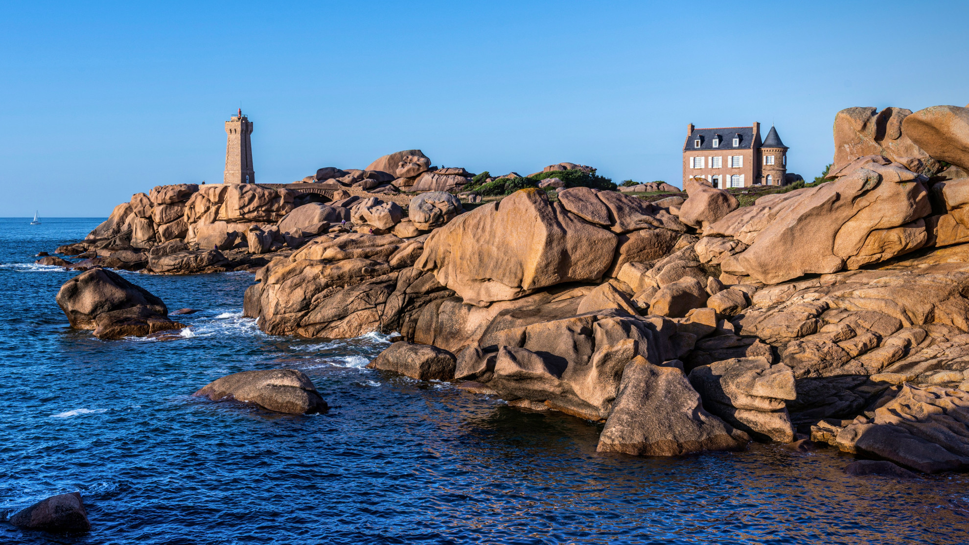 La côte de granite rose de Ploumanac'h, en Bretagne