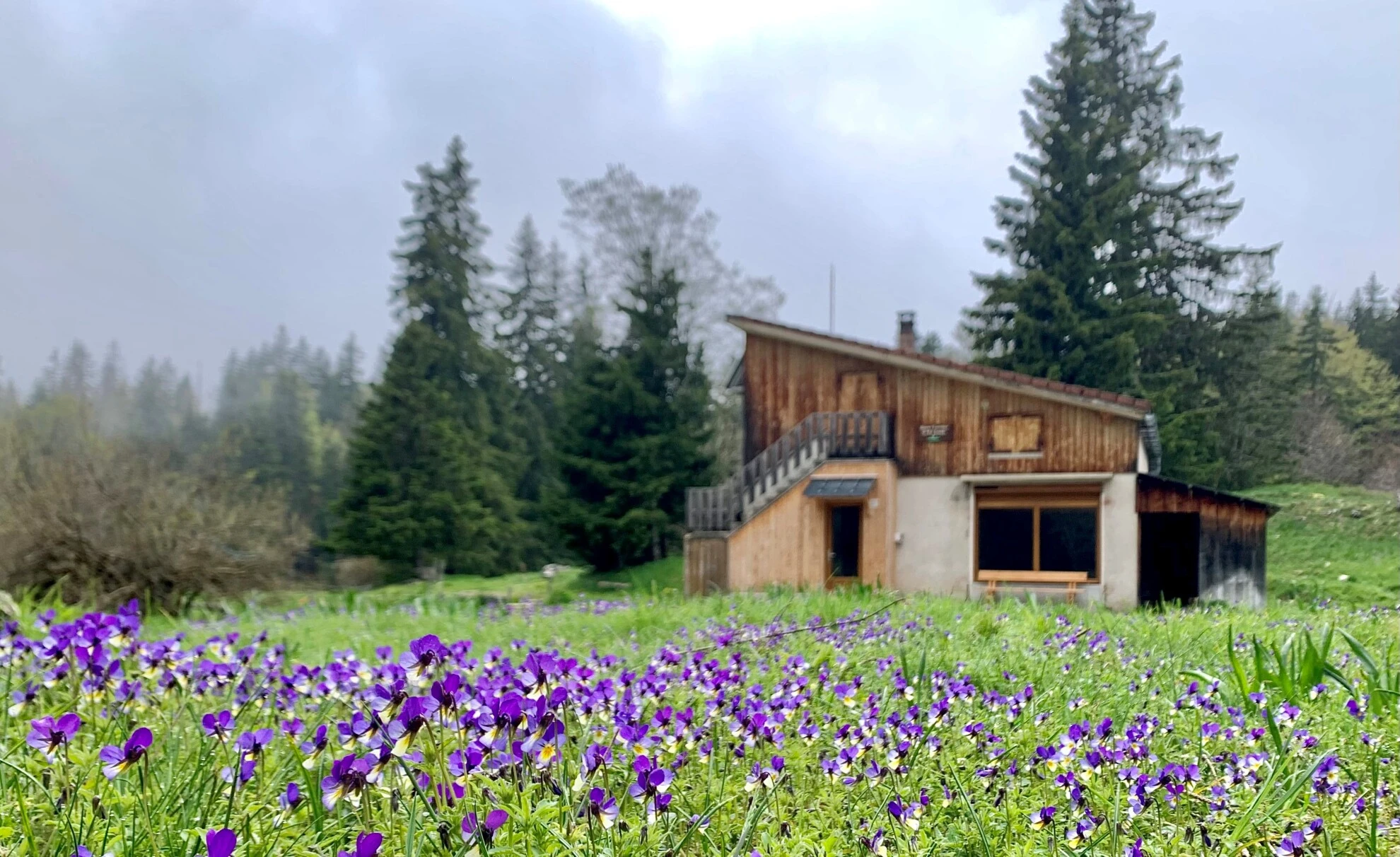 Gîte forestier de Pré Grandu dans le Vercors drômois, vue extérieure