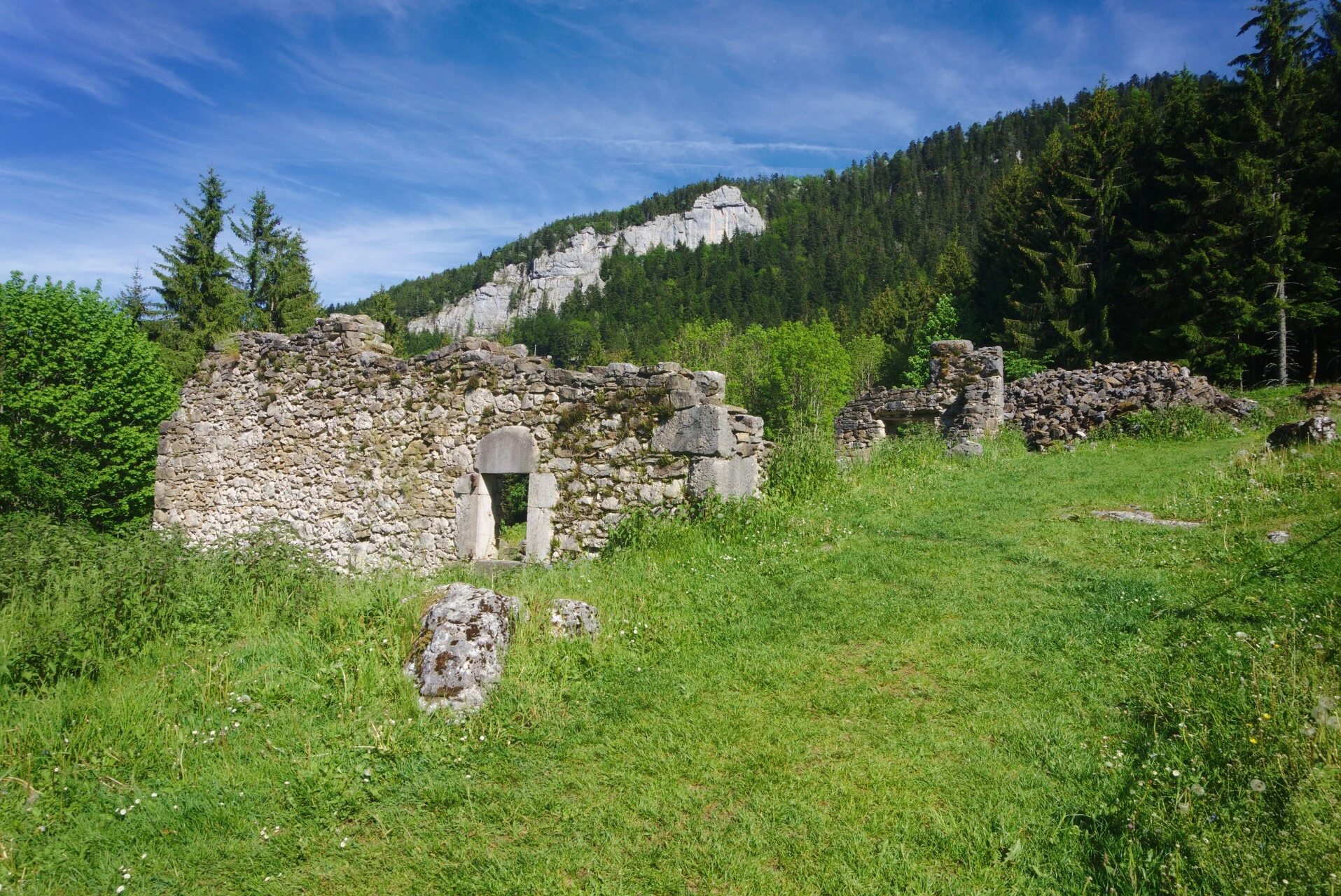 Ruines de Valchevrière, mémoire de la Résistance dans le Vercors