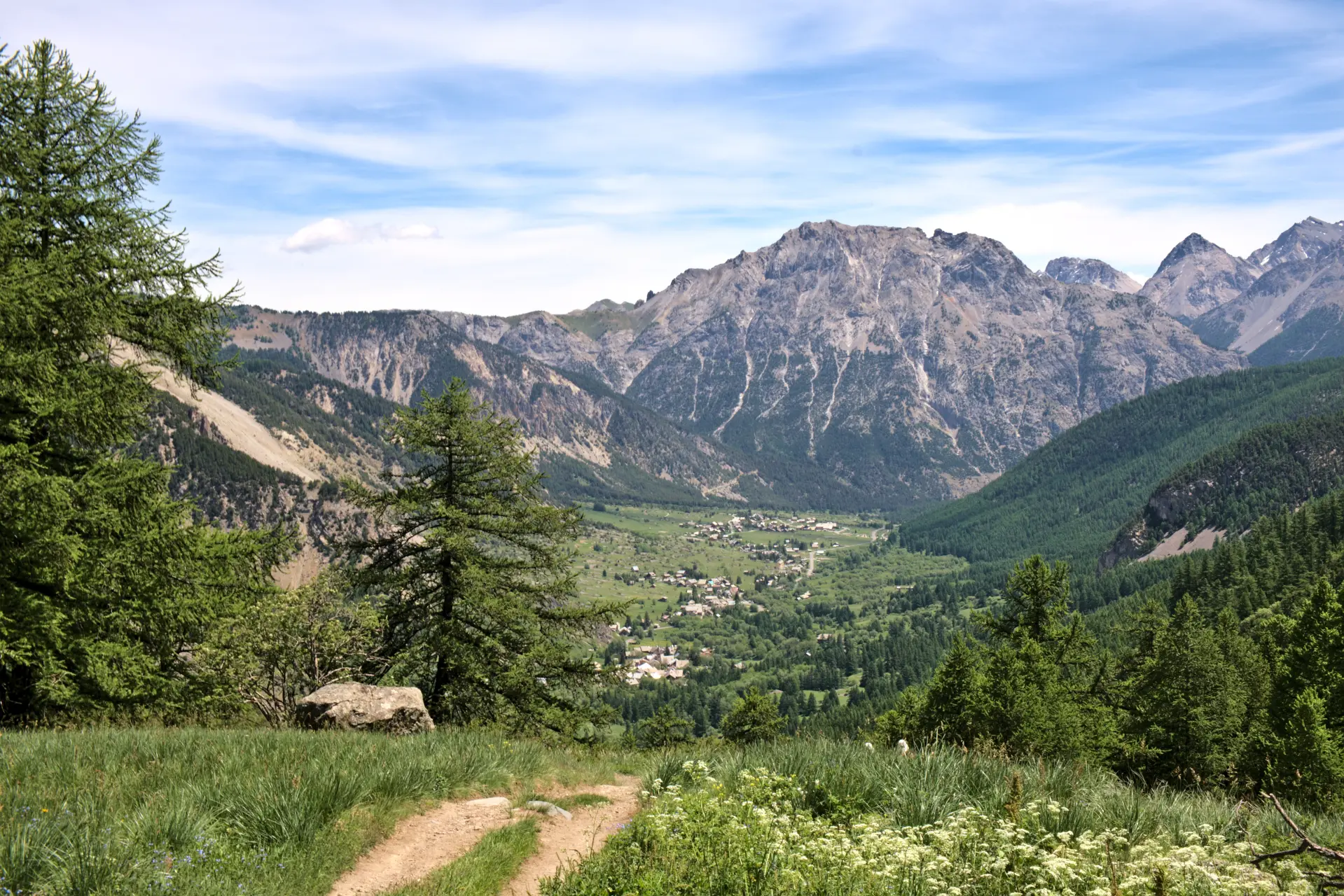 Village de Névache depuis le refuge de la Drayère