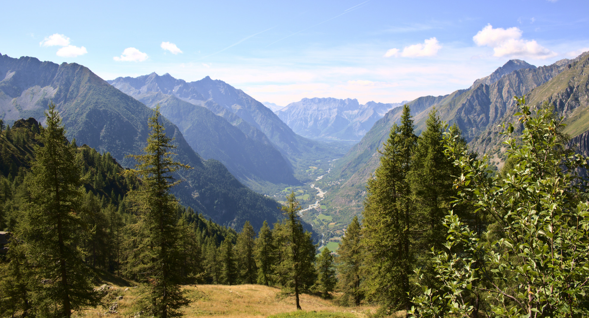 Paysages Panoramique à l'occasion d'un Week-end Randonnée en groupe dans les Alpes