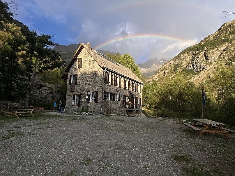Refuge du Clot Xavier Blanc facile d'accès et familiale dans les Écrins